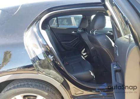 2020 Mercedes-Benz Gla 250 z USA, uszkodzony, nr VIN WDCTG4EB6LU024062